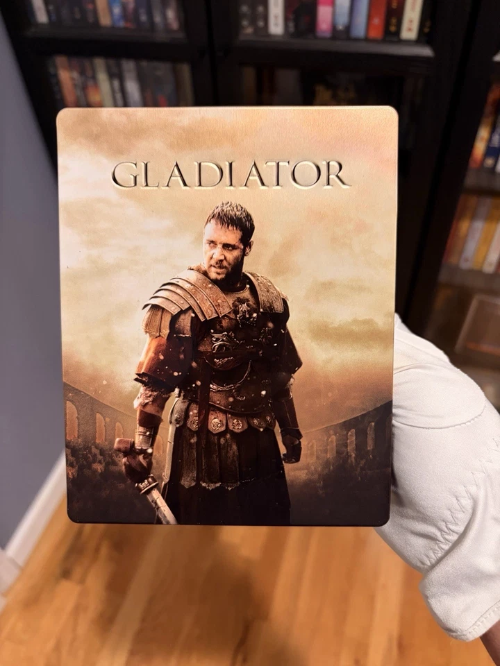 Gladiator Zavvi UK 4K UHD Blu-Ray Debossed Spot Gloss Steelbook - Image 1 of 4