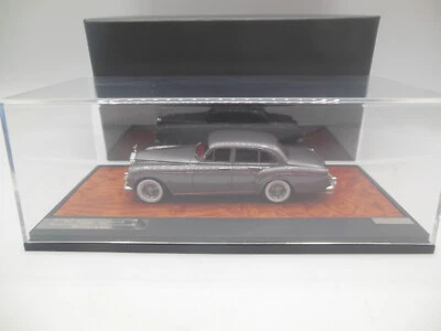 Matrix Scale Models Mx 11705-081 1965 Bentley H J Mulliner SC III Flying Spur - Image 1 of 4