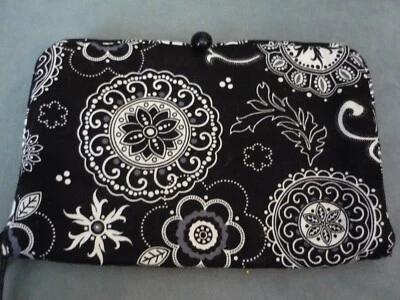 Thirty-one gifts Black & White Onyx Medalian Jewelry roll NIP - Image 1 of 3