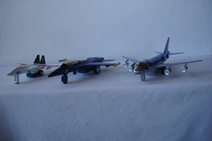 Fuerza Aérea de los Estados Unidos USAF Diecast Pullback Turbo Jet y 2 aviones de la Marina - Imagen 1 de 24