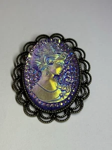Broche camafeo imitación iridiscente púrpura - Imagen 1 de 3