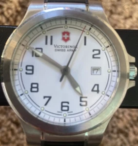 victorinox watch swiss army - Picture 1 of 2