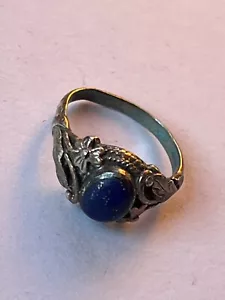 Old Pawn Oval Blue Stone w Tiny Nonmagnetic Silver Flower & Leaf Sides Ring Size - Picture 1 of 12