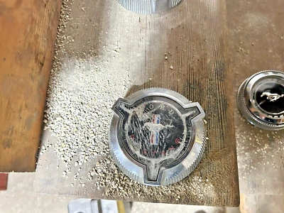 Mustang 1967 tapa de gas Foto 1 de 2