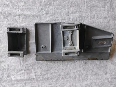 Suporte de vidro para janela destro Ford Mustang Shelby 1969 fabricante de equipamento original | C9ZB-65223AOO-A | FOMOCO - Imagem 1 de 4