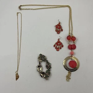 Jewelry LOT - Repurpose & Upcycle - As Is - Lot #25 - Picture 1 of 10