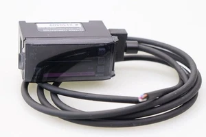 KEYENCE AP-V80WP Messverstärker PNP - Bild 1 von 3