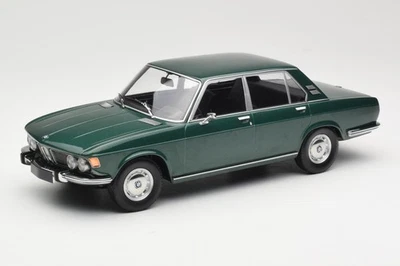 155029201 BMW 2500 E3 Green Metallic Minichamps 1/18 - Image 1 of 4