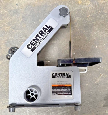 Ленточная шлифовальная машина 1 x 30 дюймов Угловая шлифовальная вкладка Tilts от 0 до 45° 5 x 5 дюймов 58359 1/4 л. с. - Изображение 1 из 4