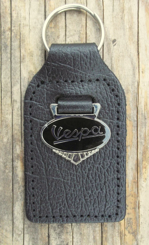LLAVERO DE SCOOTER CLÁSICO VESPA, NEGRO. LLAVERO DE CUERO. Foto 1 de 1