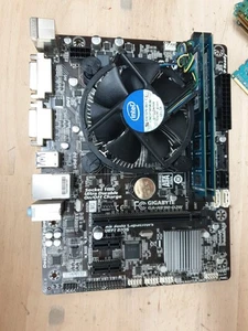 Gigabyte GA-H81M-D2W mit Intel Core i3 4130 und 8GB  DDR3 - Bild 1 von 4