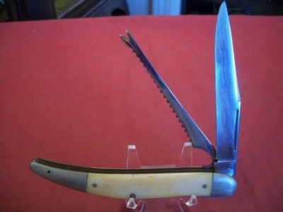 Cuchillo Pescador Orgullo Pescador De Colección con Hoja Grabada y Caminatas y Habla Foto 1 de 3