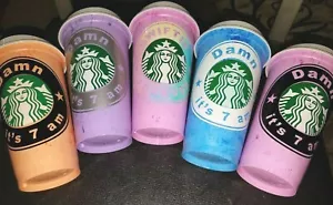 Nuova decalcomania "Damn It's 7 am" uso su tazza/tazza Star bucks #TAYLORSWIFTFANS *SPEDIZIONE GRATUITA - Foto 1 di 12