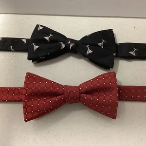 LOT OF 2 MISC BOW TIES- CHAPS & CROFT & BARROW - Picture 1 of 4