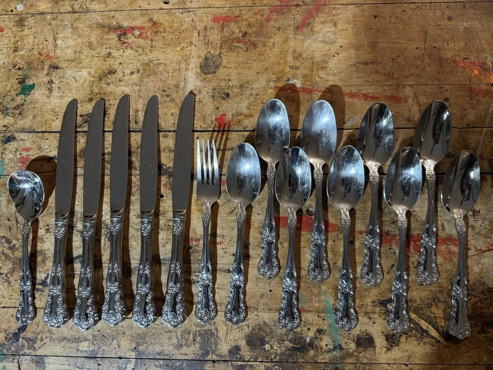 Смешанный набор столовых приборов Gorham Blossom 18/10 из нержавеющей стали (набор из 16) - Изображение 1 из 4