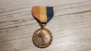 Vintage 1965 Wrestling Medal - Picture 1 of 3