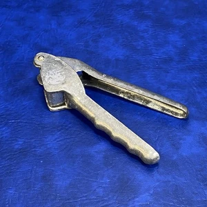 Vtg Cast Aluminum Metal Garlic Press Hand Held Squeeze Kitchen Gadget Decor - Picture 1 of 15