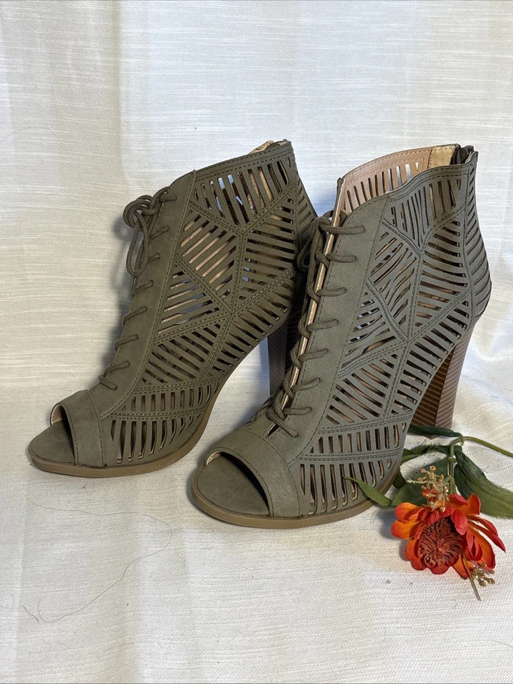 Mix no. 6 tacones de gladiador estilo shootee, con tiras Foto 1 de 4