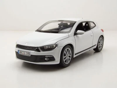 VW Scirocco 3 2009 Bianco Modellino 1:24 Welly - Immagine 1 di 4