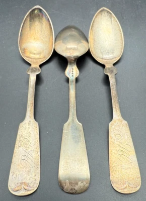 Juego de 3 cucharas FEDERAL período americano moneda plata c1840 fabricante desconocido Foto 1 de 4