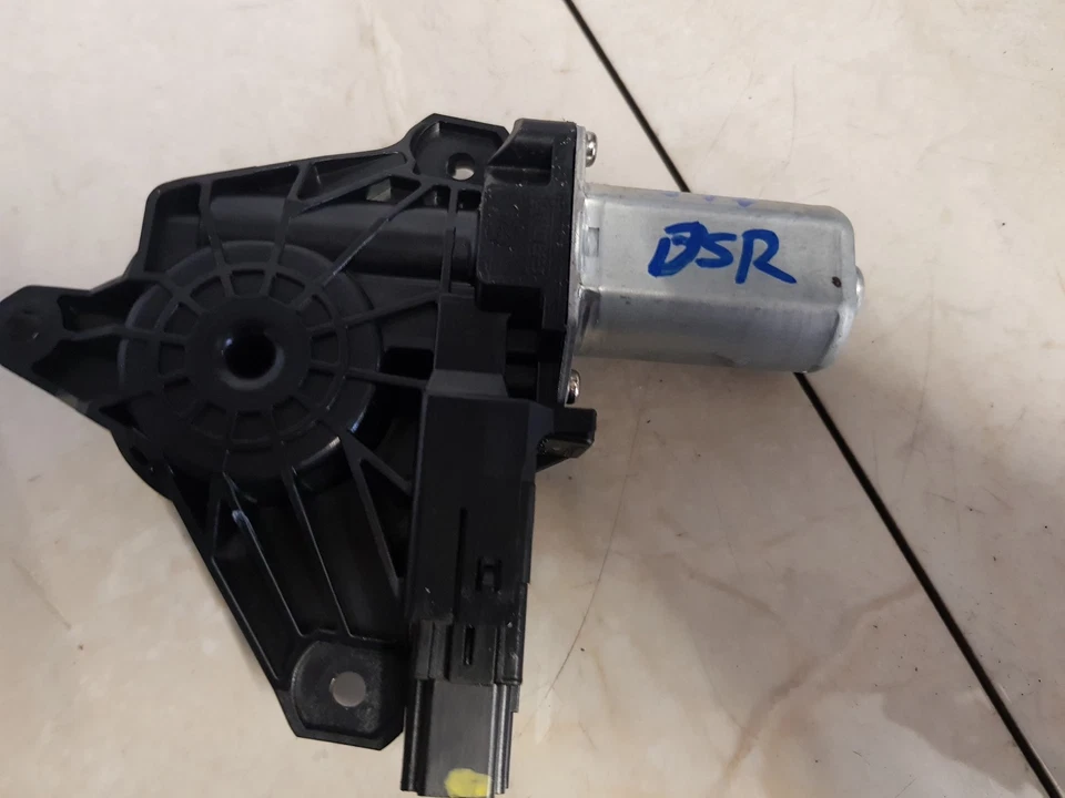 MOTOR VENTANA ELÉCTRICA TRASERA OFF SIDE CONDUCTOR VOLVO V40 2012-2016 Foto 1 de 1