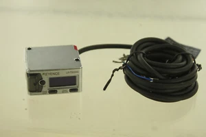 KEYENCE CORP LR-TB2000 LASER SENSOR - Picture 1 of 3