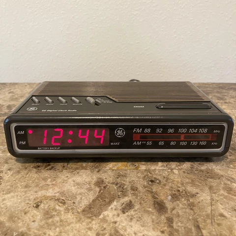 Vintage General Electric 7-4612B Digital Alarm Clock Radio GE *Tested - Works* Cover