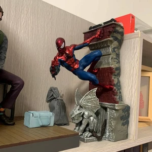 Spider-Man Wall Statue Figure Marvel Hero Decor Gargoyle Base Display - Picture 1 of 10