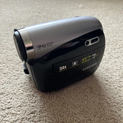 Samsung Mini DV Camcorder VP D381- 34 Optical Zoom - Battery/No Leads - Untested - Image 1 of 4