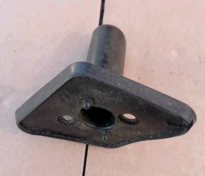 RENAULT EPOCA N° 01 GOMMINO PER FANALINO FRECCIA LATERALE (NUOVO LEART 1659.050) - Immagine 1 di 4