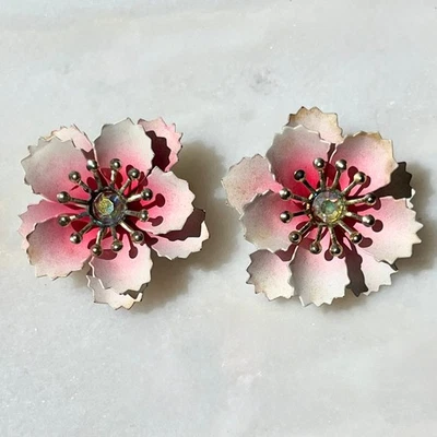 PENDIENTES DE COLECCIÓN MEDIADOS DE SIGLO AB ESTRÁS CLIP TRASERO METAL ROSA FLOR FIRMADOS CORO Foto 1 de 4