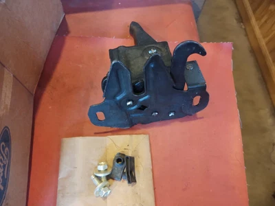 NOS FOMOCO 水星 COMET CYCLONE GT HOOD LATCH FENDER LID 71 72 73 74 75 76 77 — 第 1/4 张图片