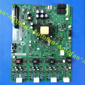 Placa de accionamiento de alimentación inversora 1/2 FC102-45KW 130B6060 usada probada envío rápido - Imagen 1 de 2