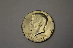 1776-1976-D KENNEDY BICENTENNIAL HALF DOLLAR 50 CENT UNCERTIFIED #1 - Picture 1 of 2