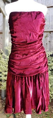 Vestido de Fiesta de Terciopelo Brillante Granate Años 90 Betsey Johnson NY 6 Foto 1 de 4