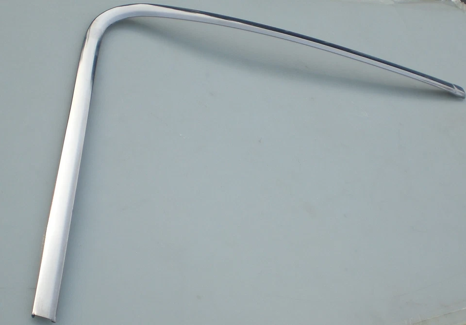 BUICK 7738570 1973-1974; APOLLO 2 PUERTAS MOLDURA; PARABRISAS, PARTE SUPERIOR DERECHA Y LATERAL (#16 Foto 1 de 1