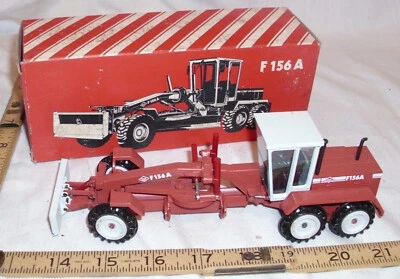 NZG O&K F156A ROAD GRADER MODEL 1:50 #332 BOXED NEW  - Image 1 of 4
