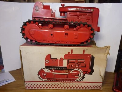 50's Product Miniatures Corp TD-24 Crawler Tru-Miniatures IH 11" Tractor w/ Box - Image 1 of 4