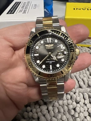 Reloj Invicta 30944 Pro Diver de cuarzo con esfera negra de acero inoxidable de dos tonos para hombre Foto 1 de 4