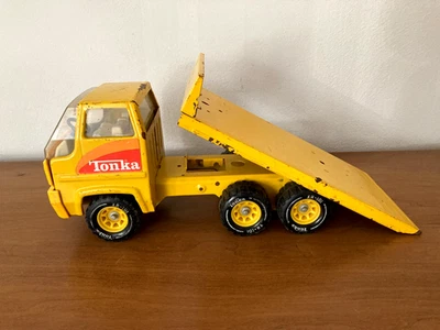 20 世纪 70 年代 Tonka 倾斜平板卡车压钢 17 英寸长 — 第 1/4 张图片