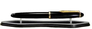 SENATOR Black/GT Iridium nib "M" Piston filler German Fountain pen c.1969's - Imagen 1 de 12