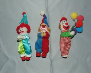 Mini Spielzeug Clowns Umarmungen Korea Vintage Hartplastik Kleidung - Bild 1 von 2