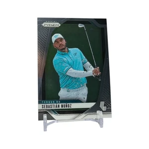 Tarjeta #28 Panini Prizm LIV Golf 2023 Sebastián Muñoz Torque GC - Imagen 1 de 2