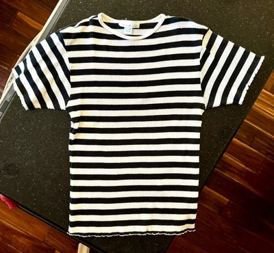 The Limited Black & White Striped Short-Sleeved Sweater Size M Cool Details EUC - Image 1 of 4