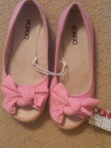 NUEVOS CON ETIQUETAS ZAPATOS DESLIZANTES DE TELA ROSA BRILLANTE PARA NIÑAS BONGO CON ARCO TALLA 5 ¡LINDOS! - Imagen 1 de 2