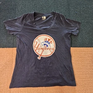 New York Yankees New Era Women Vee T-Shirt Large Blue Logo MLB Baseball SS K1A - Picture 1 of 9