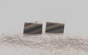 PAIR CLASSIC CUFFLINKS GOLD TONE ARTISTIC FAUX WOOD DESIGN RECTANGULAR SHAPE ML1 - Picture 1 of 6