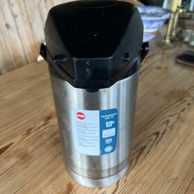 Emsa President 3.0 Litre Stainless Steel Pump Flask - Keeps Hot for 6 Hours - Image 1 of 3