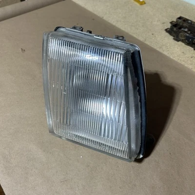 1990-1994 Lexus LS400 Passenger Fog Light Factory GENUINE OEM 114-74984 - Image 1 of 4