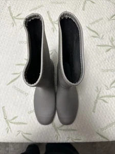 Gray Women’s Rubber Boots Size 8 - Picture 1 of 7